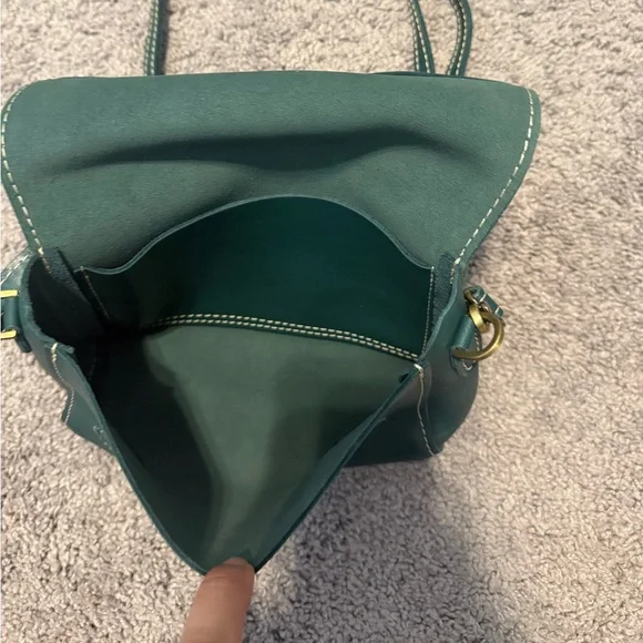 Portland Leather Peacock Medium Metro Crossbody Bag - Picture 2 of 3